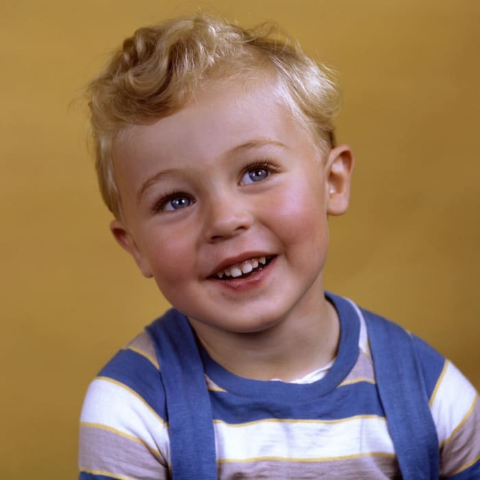 Little blonde boy with very white eye whites and how to get them maple grove eye doctors at pearle vision